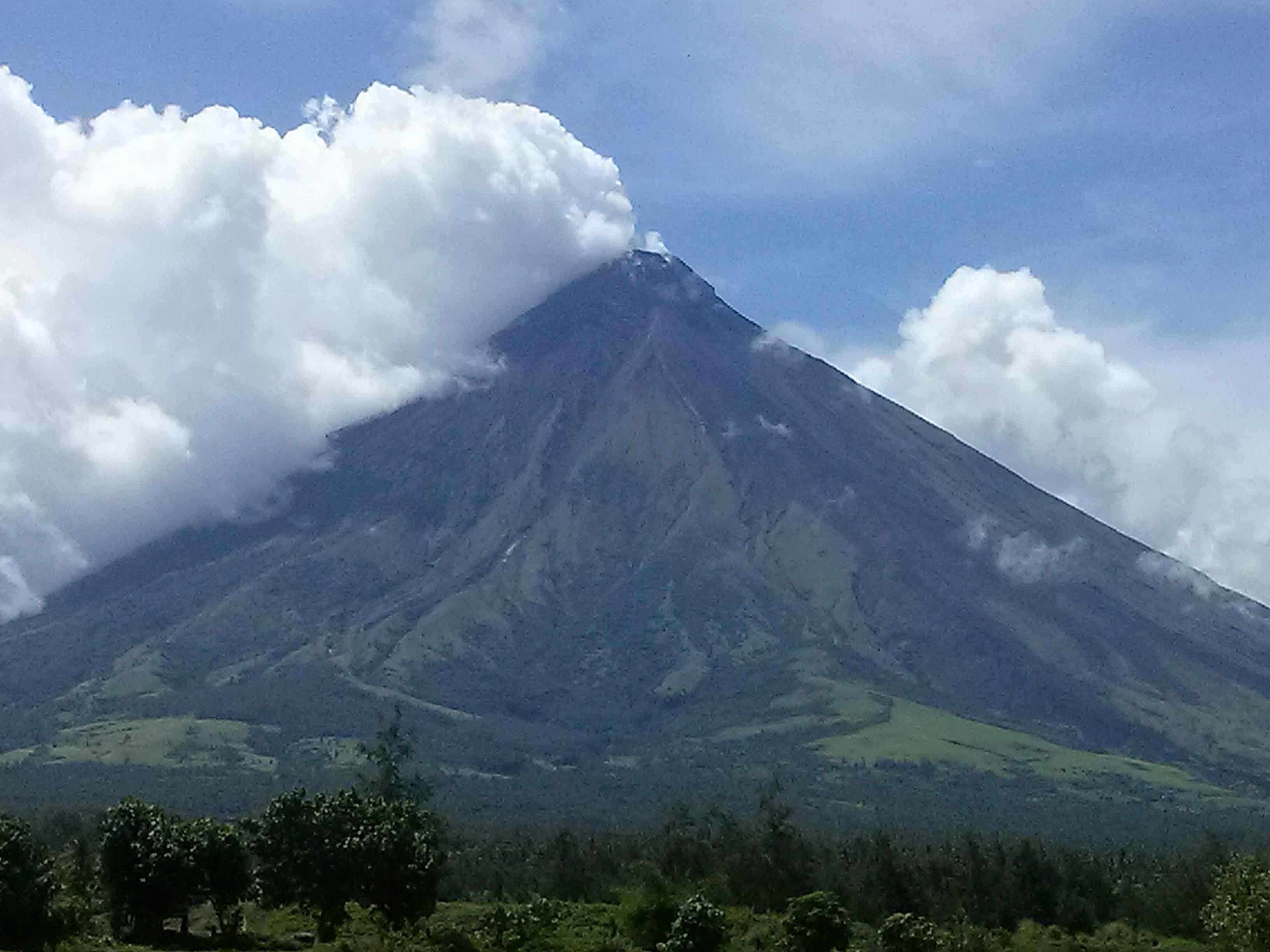 Mayon Volcano on alert level&nbsp;2
